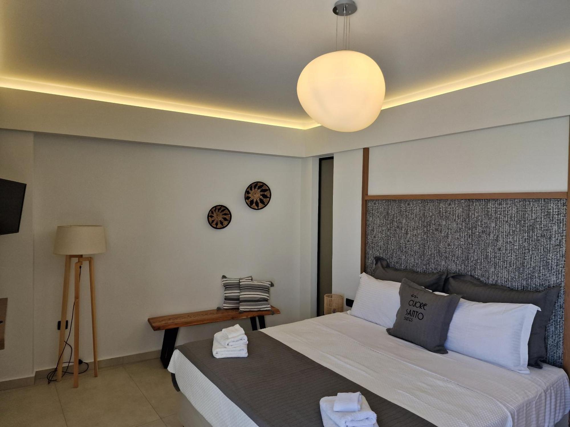 Cuore Santo Suites Тира Экстерьер фото