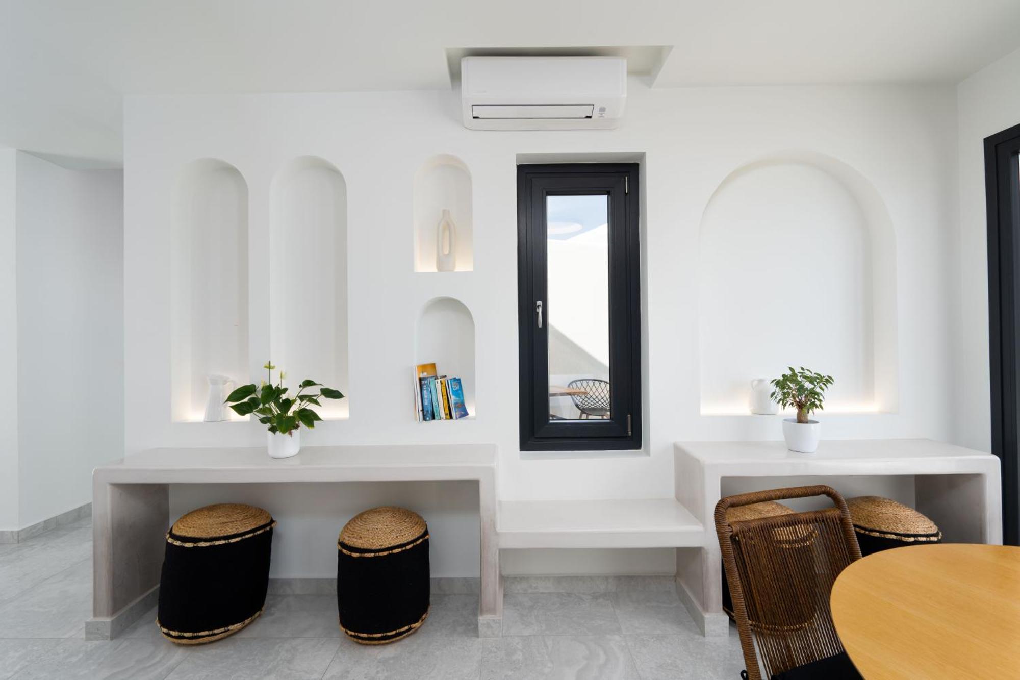 Cuore Santo Suites Тира Экстерьер фото