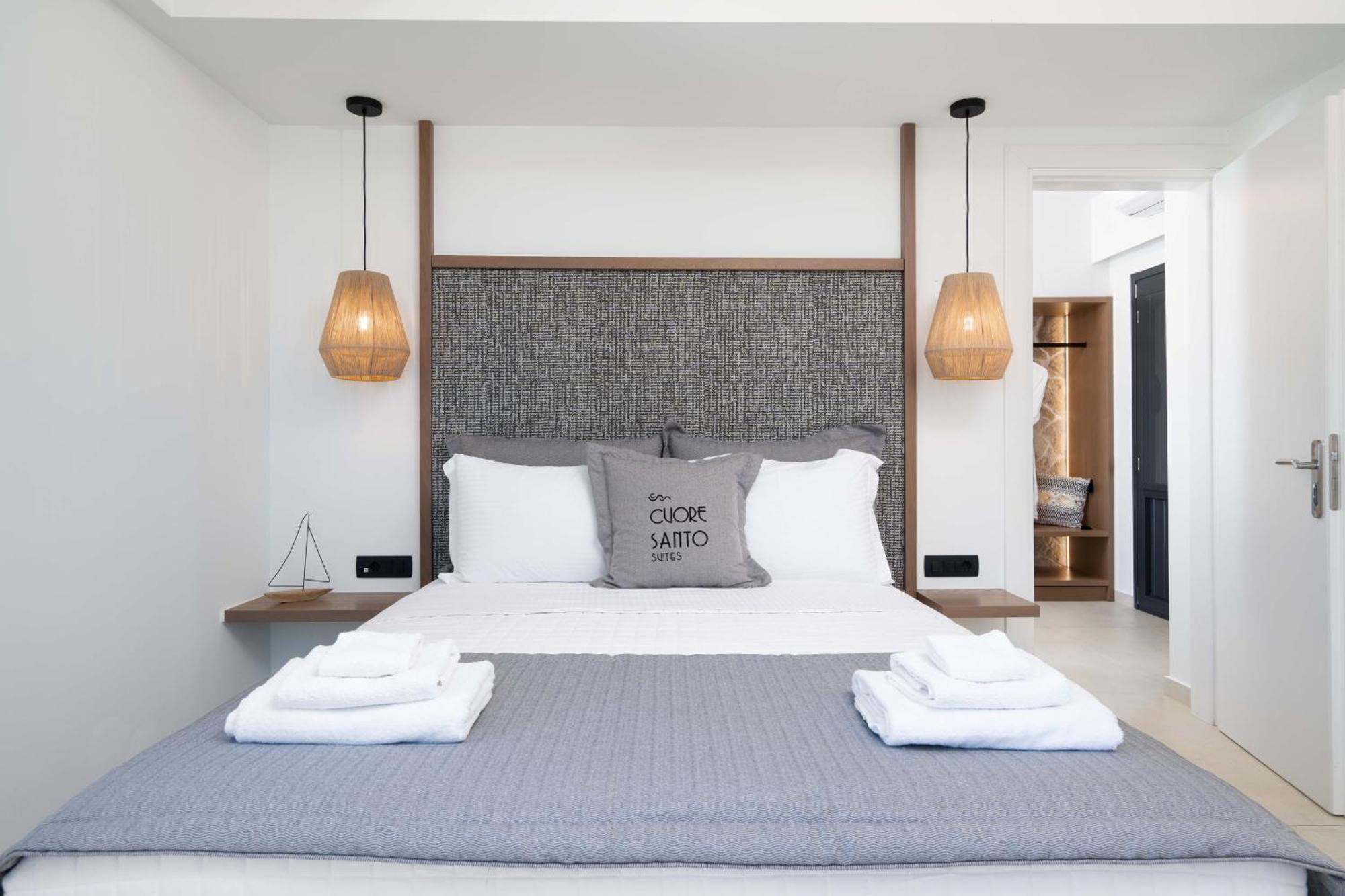 Cuore Santo Suites Тира Экстерьер фото