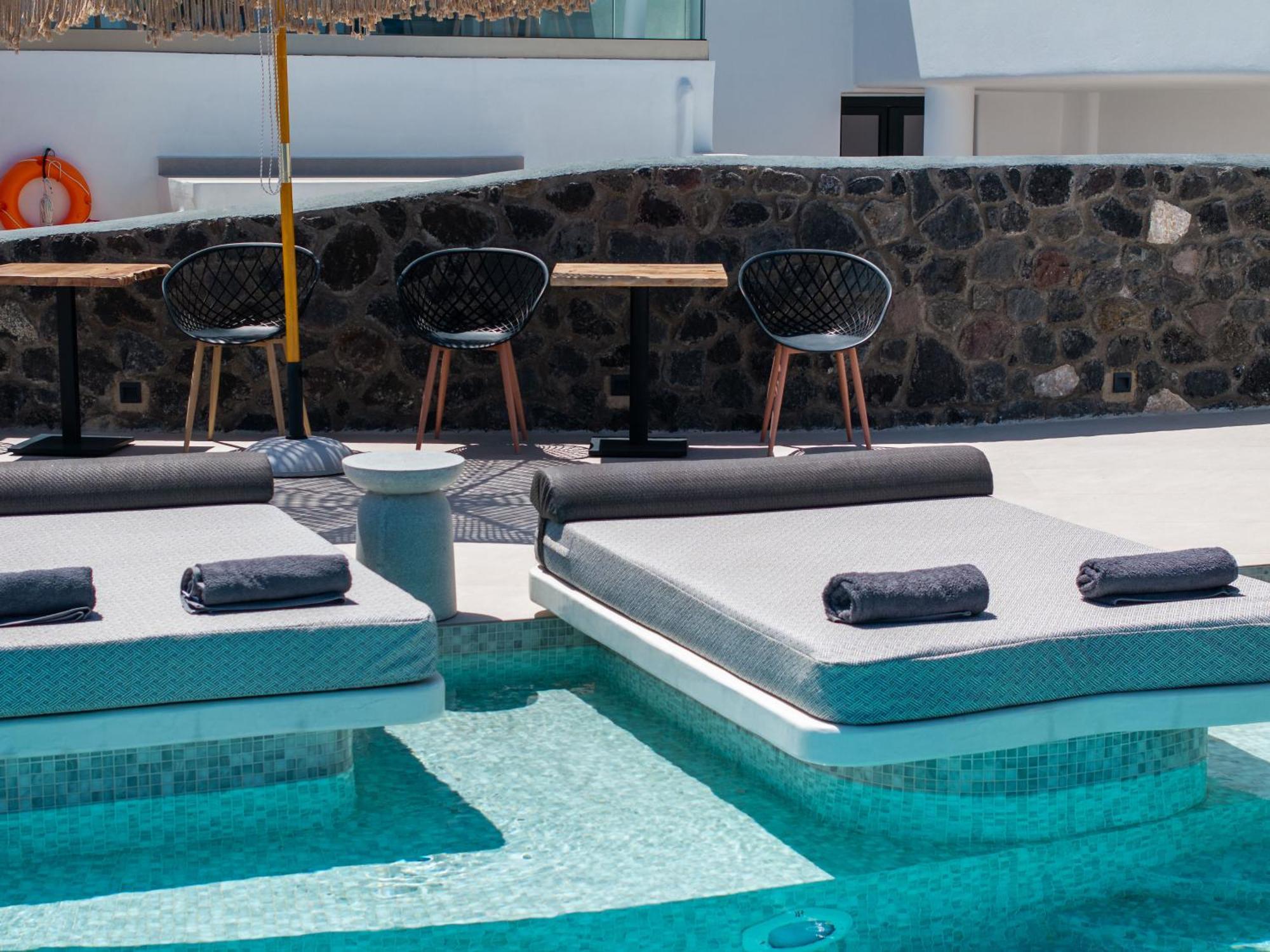 Cuore Santo Suites Тира Экстерьер фото
