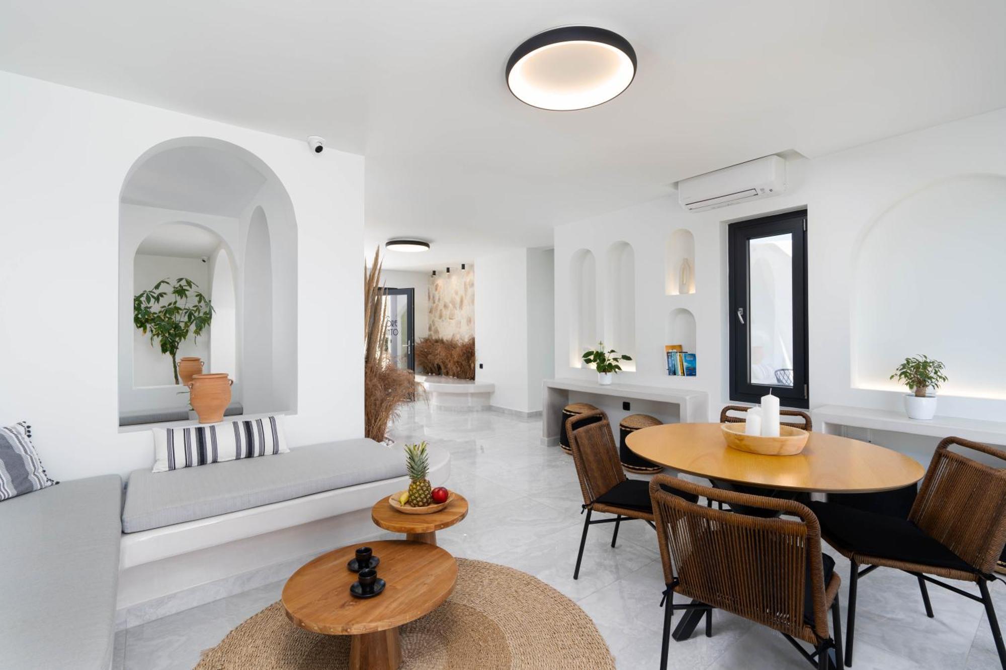Cuore Santo Suites Тира Экстерьер фото