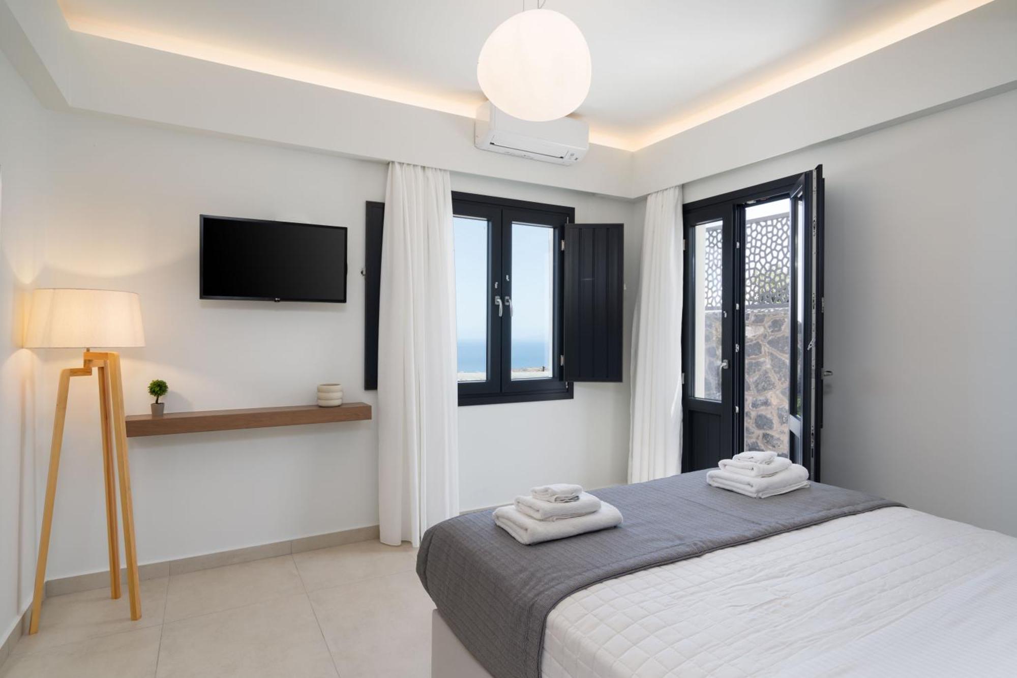 Cuore Santo Suites Тира Экстерьер фото