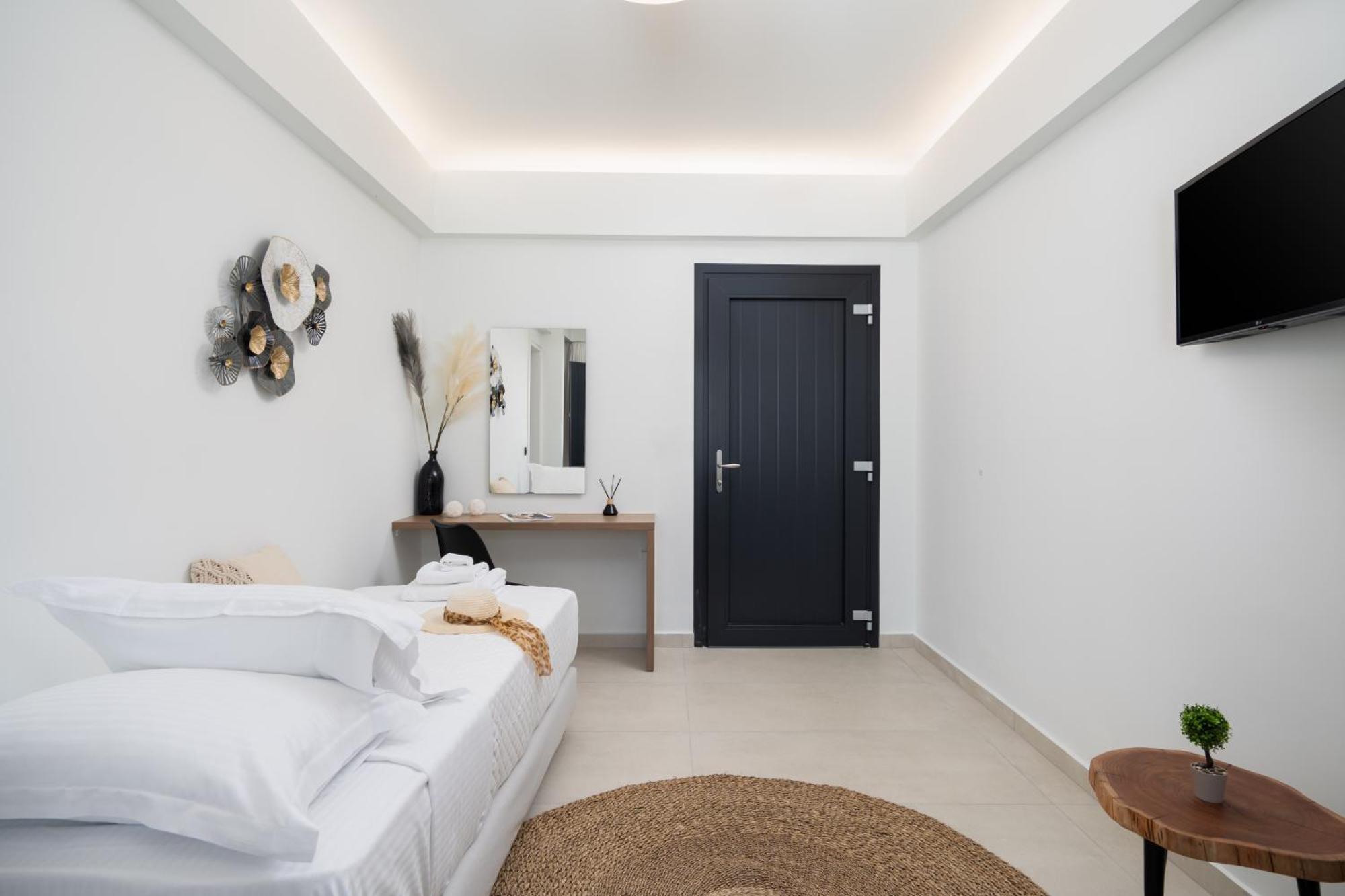 Cuore Santo Suites Тира Экстерьер фото