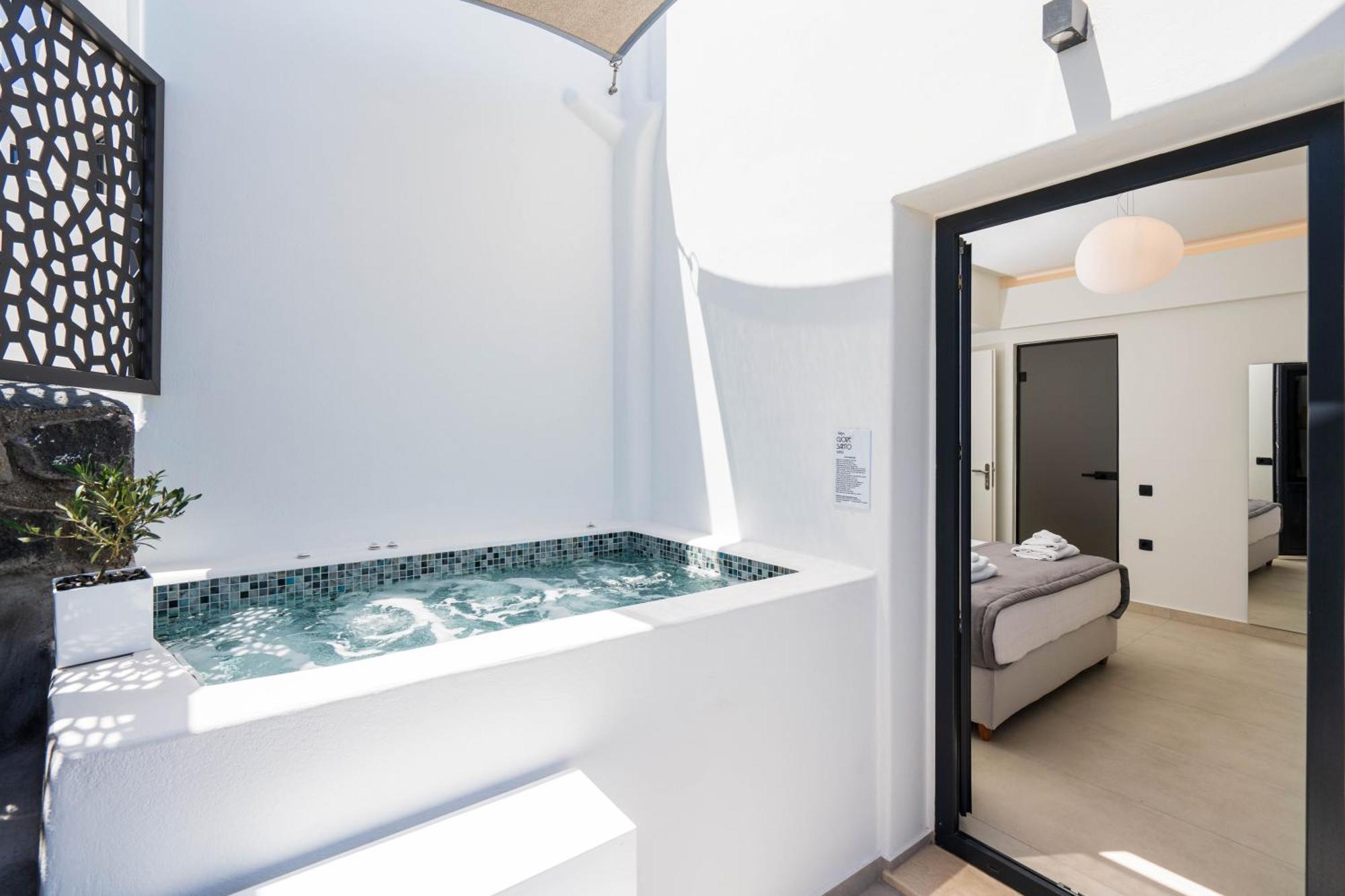 Cuore Santo Suites Тира Экстерьер фото